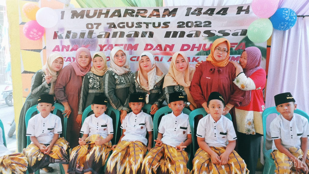Khitanan Massal Anak Yatim dan Dhuafa di Mushola Al-Mustakim